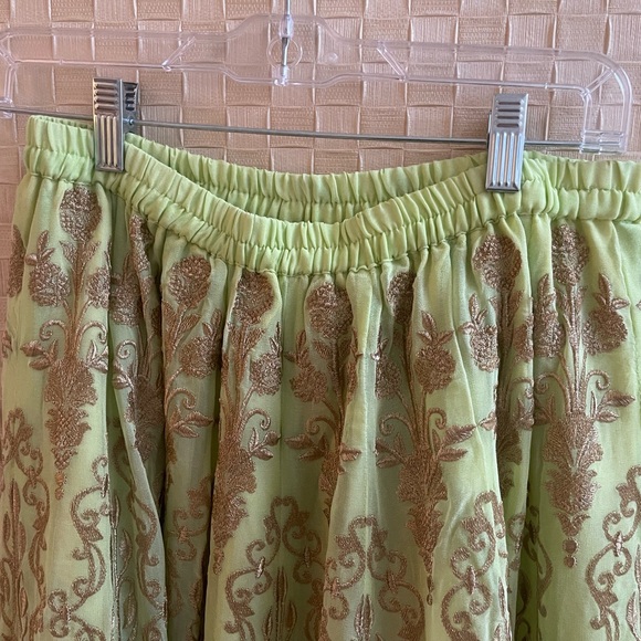 Mint green heavy embroidery lehenga skirt with matching dupatta - Picture 3 of 5